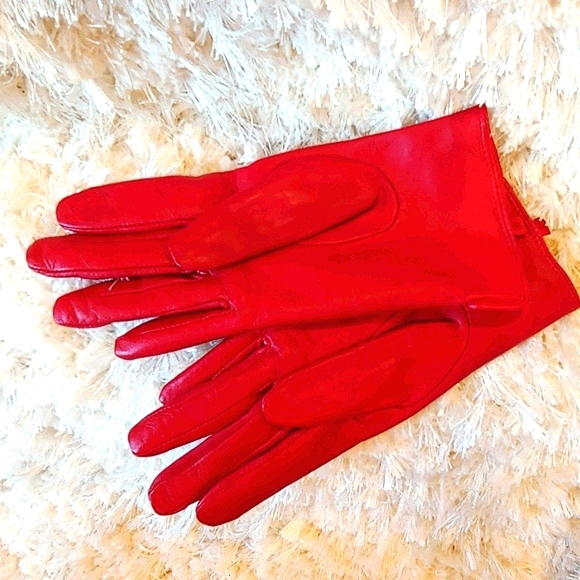 Echo Red Leather Gloves - Picture 2 of 4
